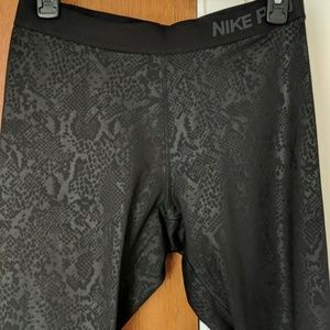 Nike Pro leggings